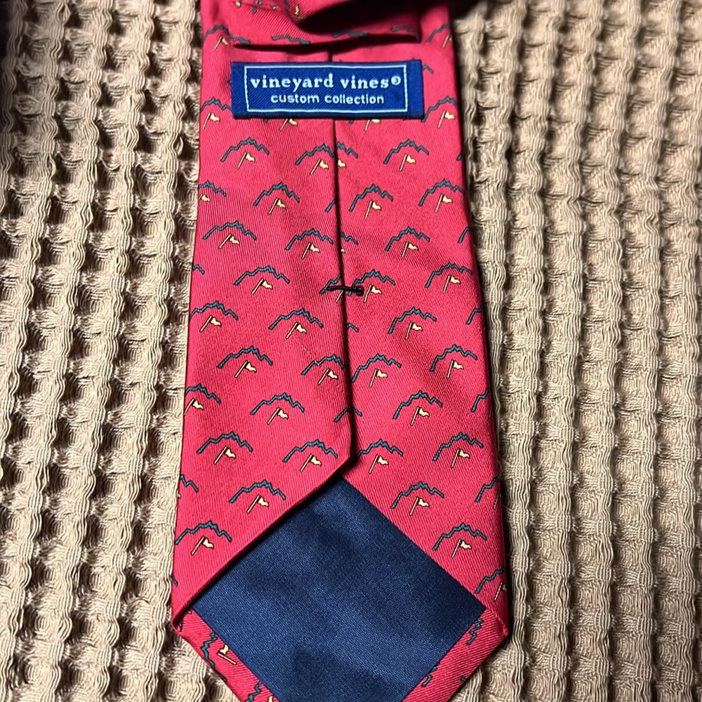 Vineyard Vines | Ledge Rock Red Neck Tie Men’s 100% Silk Imported - Picture 3 of 5
